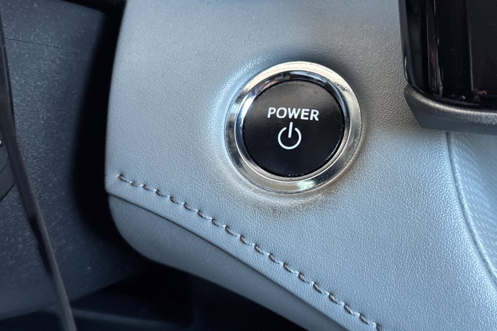 2023 Toyota Highlander Hybrid LE