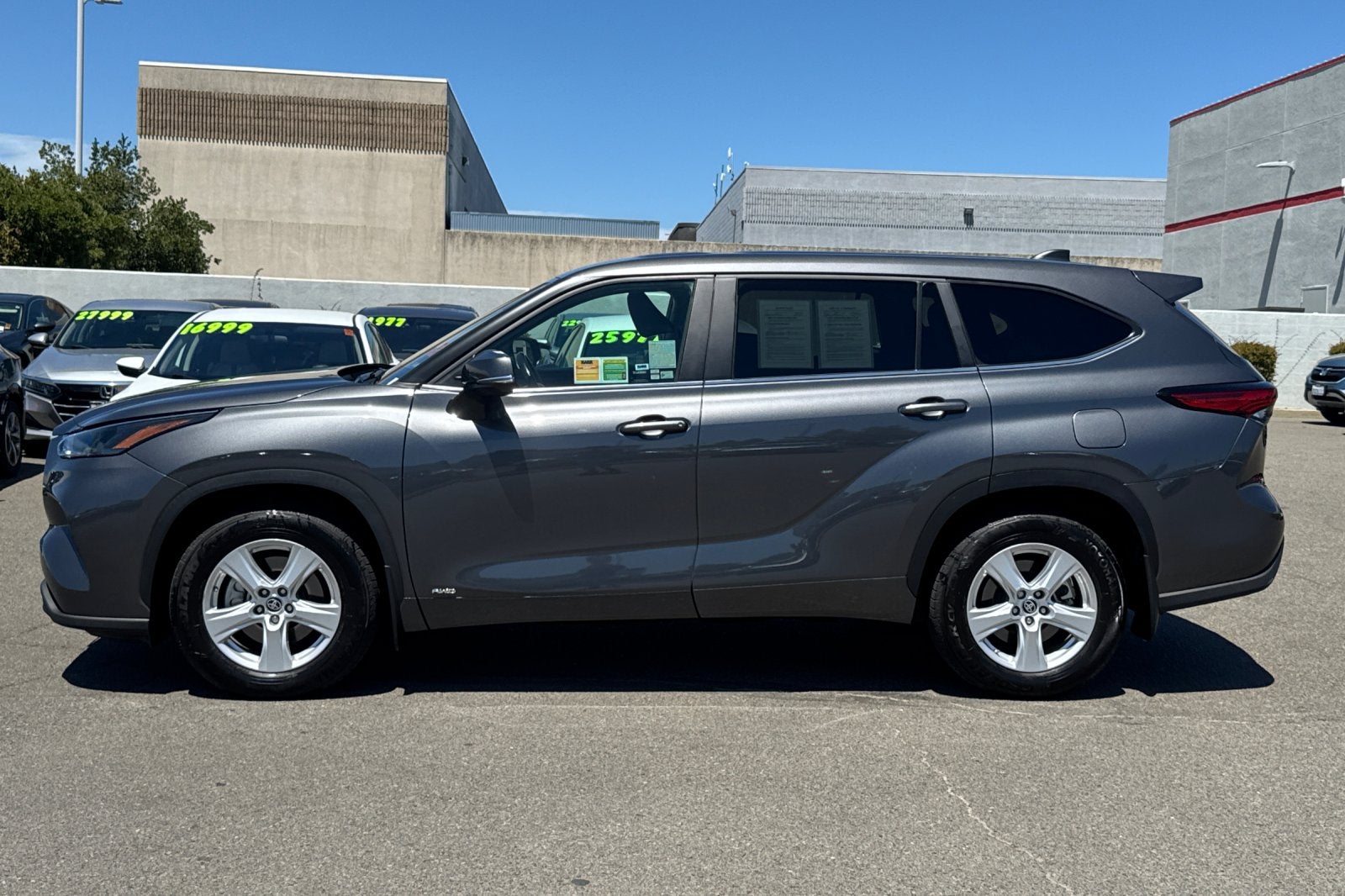 2023 Toyota Highlander Hybrid LE