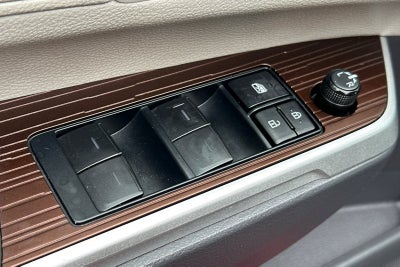 2022 Toyota Sienna LE