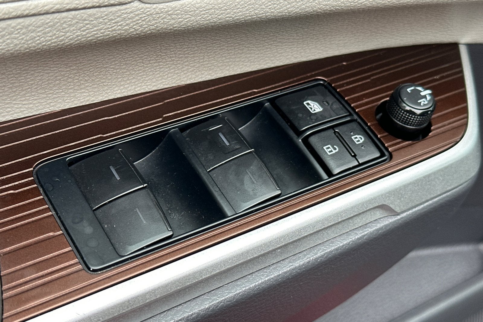 2022 Toyota Sienna LE