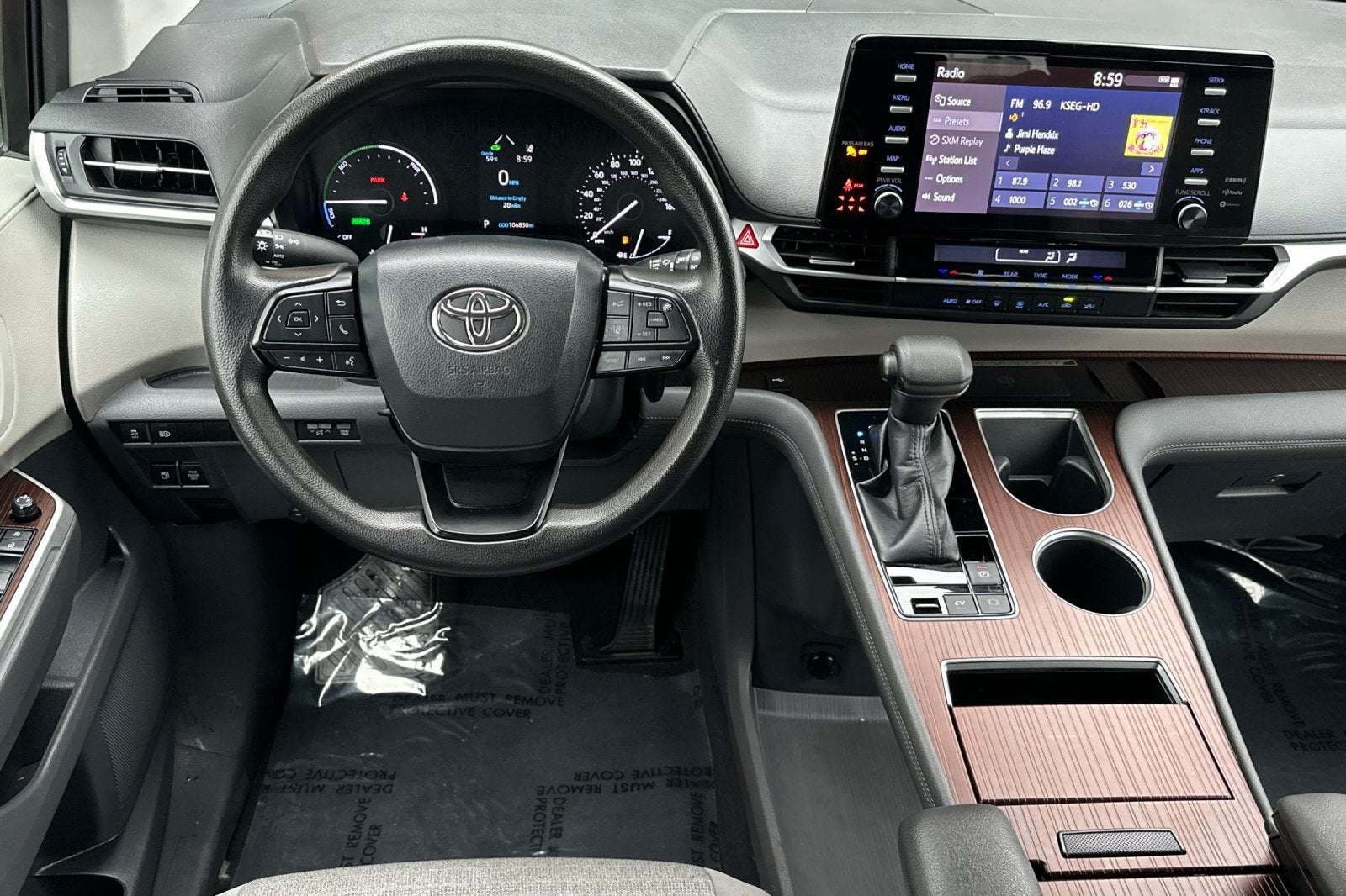 2022 Toyota Sienna LE