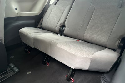 2022 Toyota Sienna LE