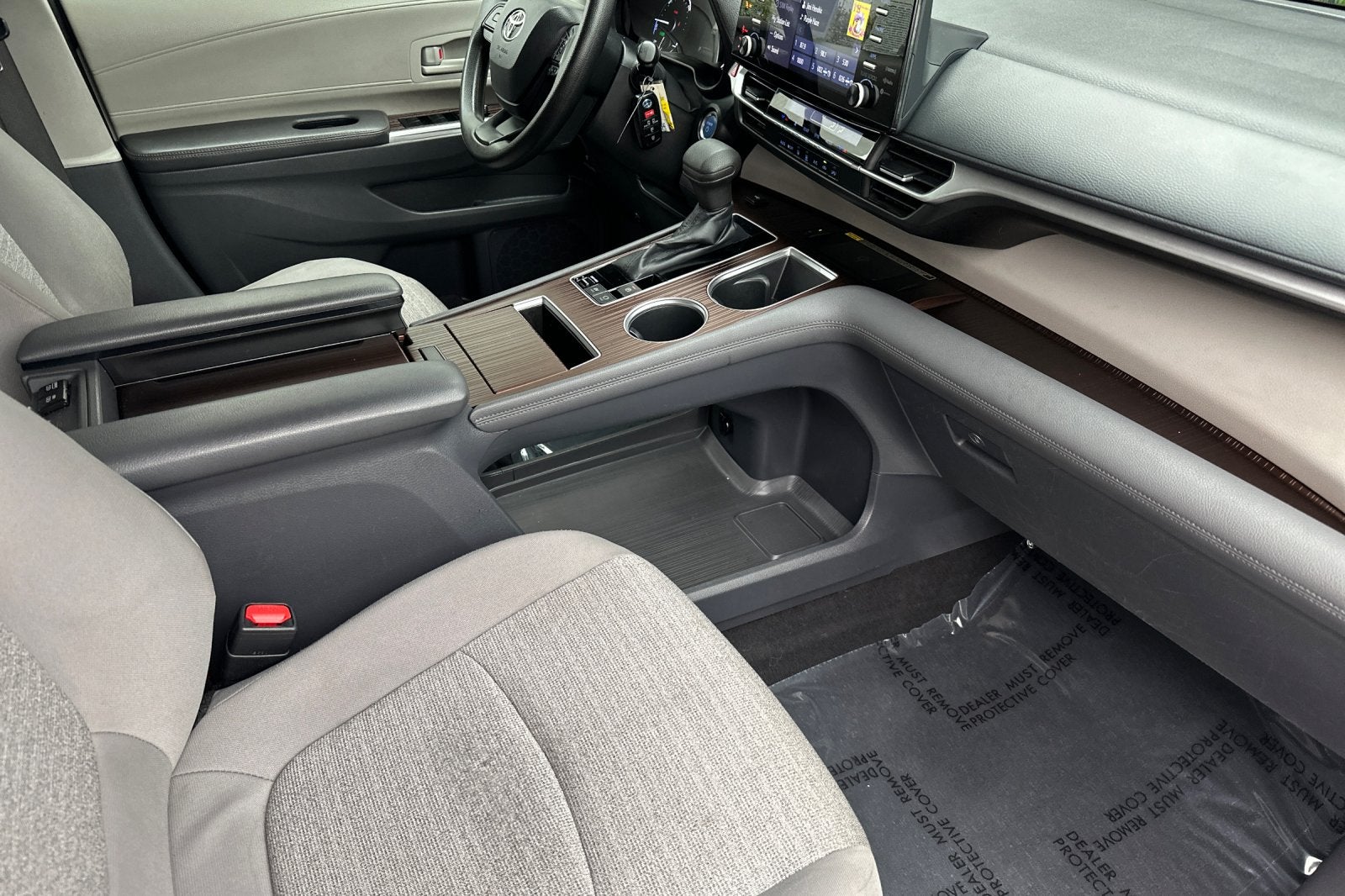 2022 Toyota Sienna LE