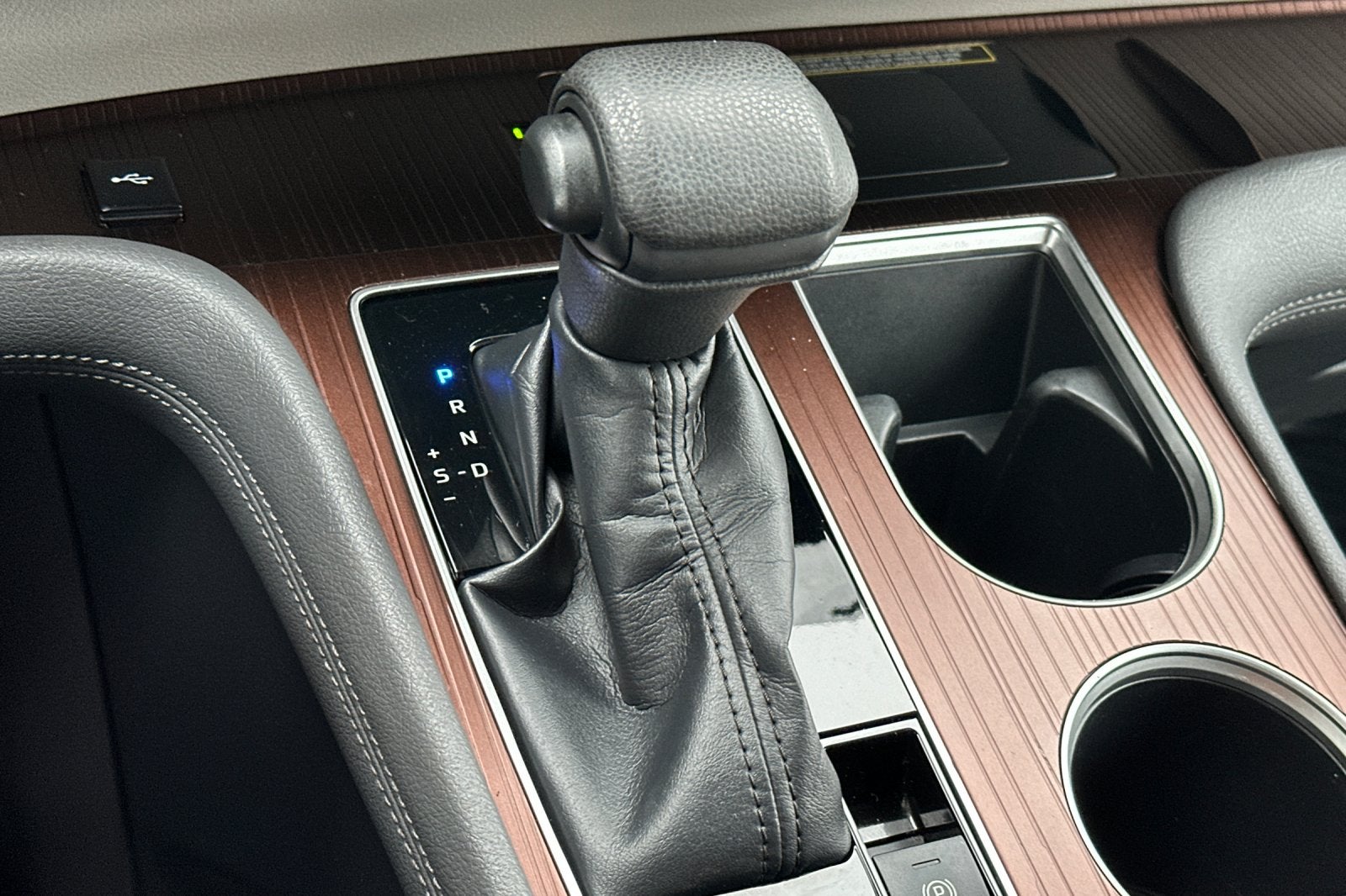 2022 Toyota Sienna LE