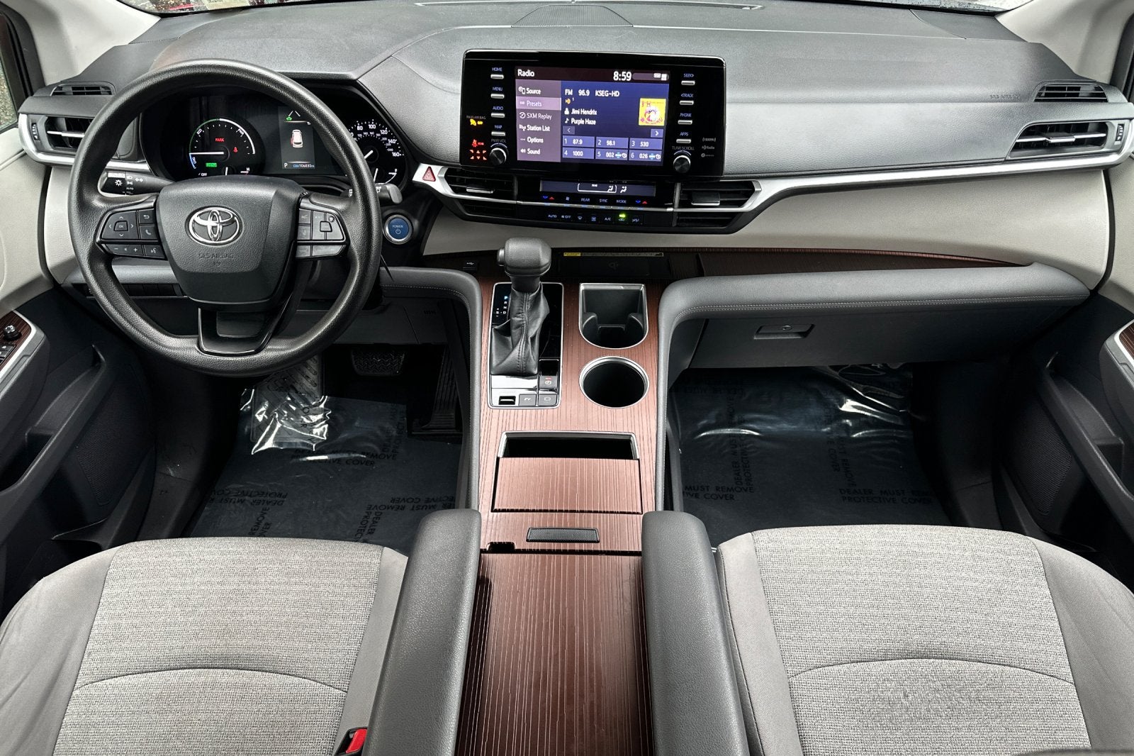 2022 Toyota Sienna LE