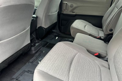 2022 Toyota Sienna LE