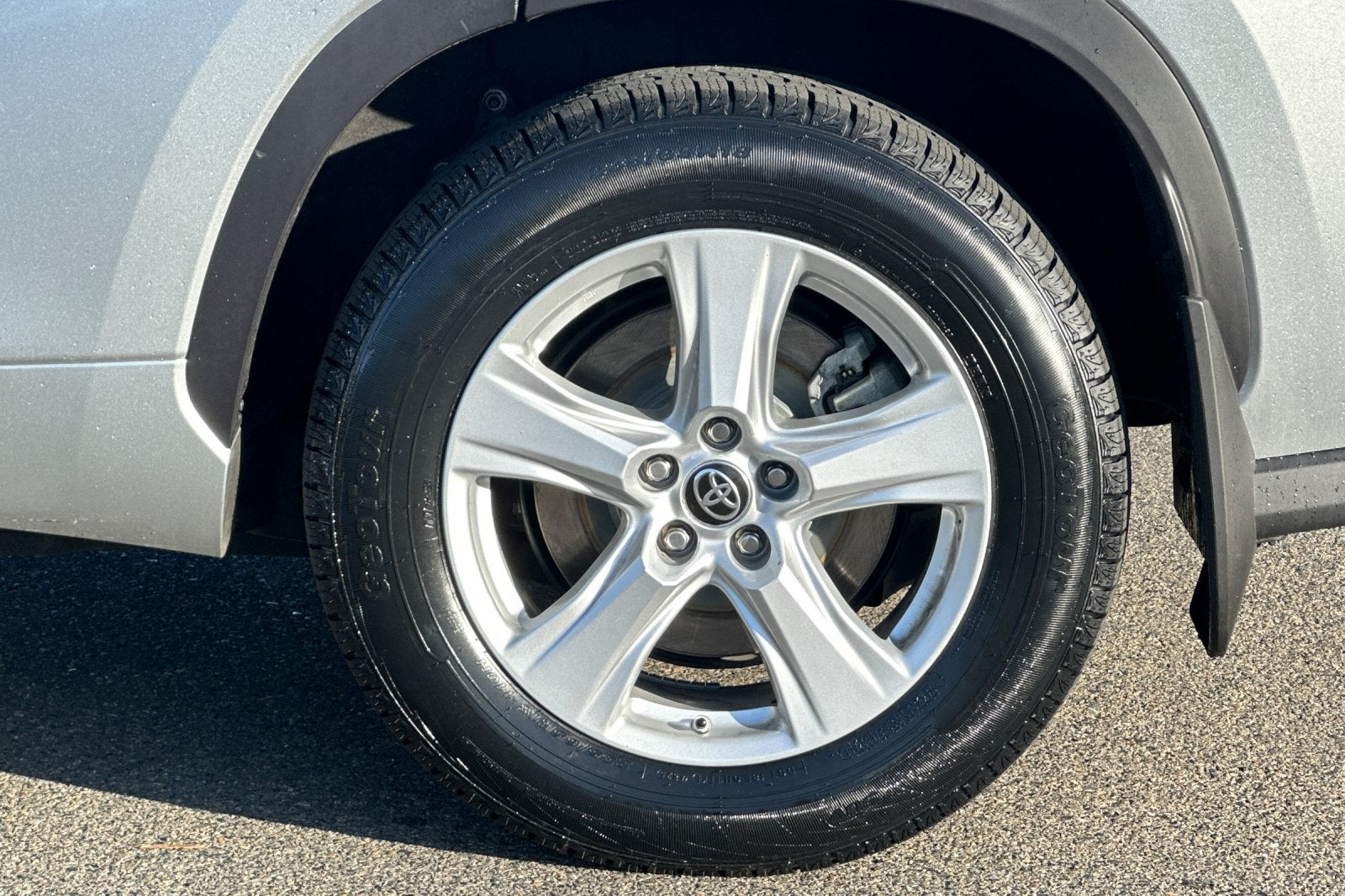 2021 Toyota Highlander LE