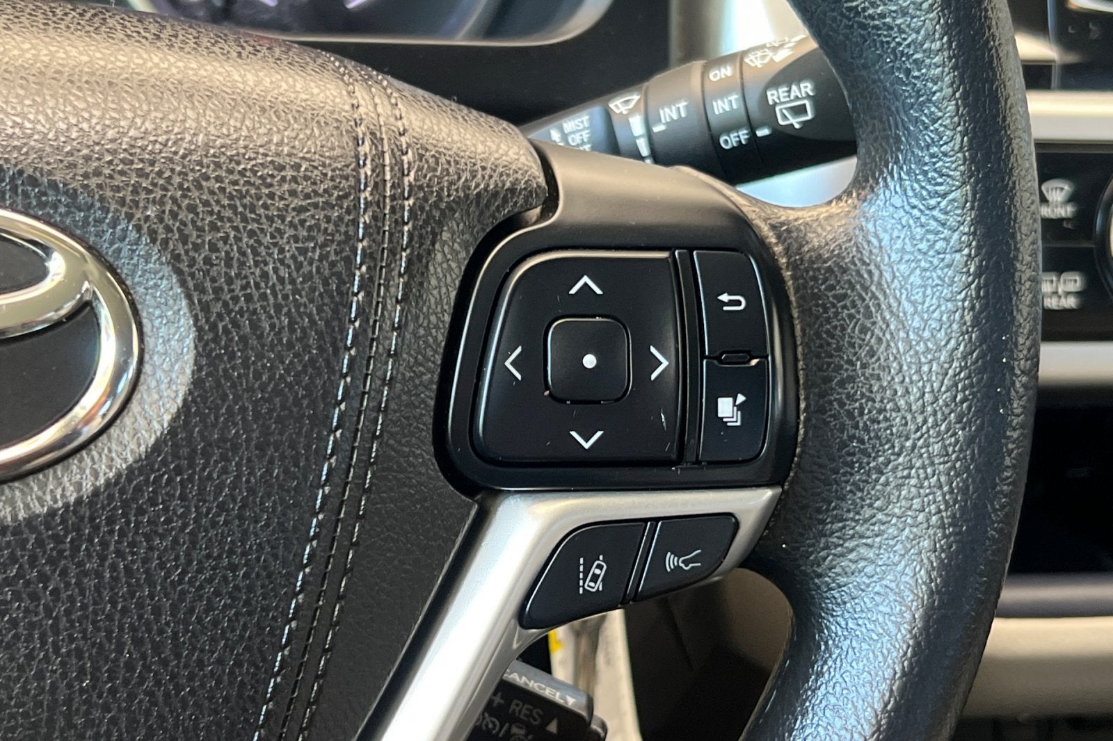 2017 Toyota Highlander LE