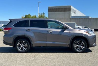 2017 Toyota Highlander LE
