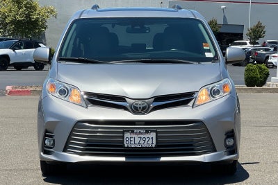 2018 Toyota Sienna XLE