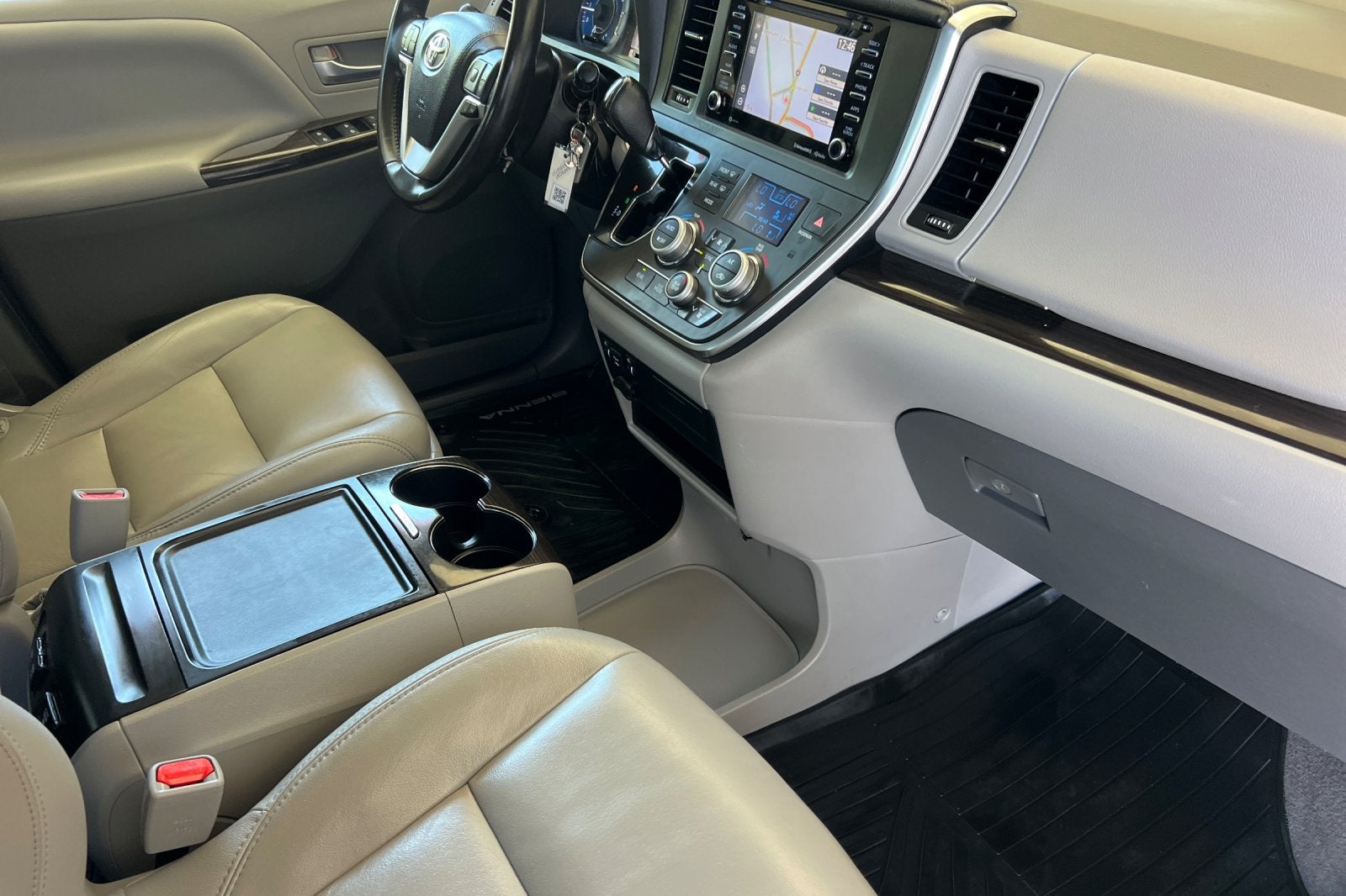 2018 Toyota Sienna XLE