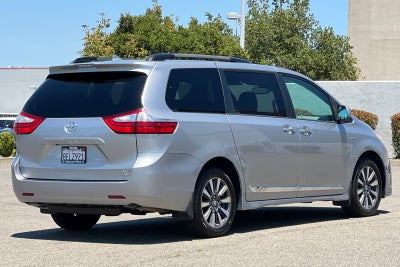 2018 Toyota Sienna XLE