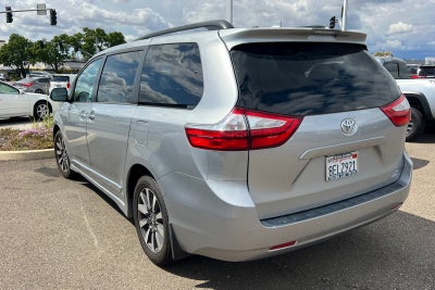 2018 Toyota Sienna XLE
