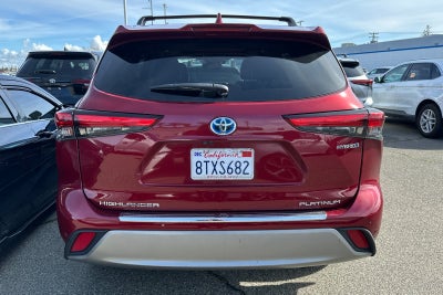 2021 Toyota Highlander Hybrid Platinum