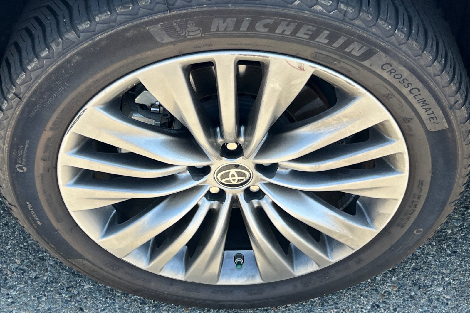 2022 Toyota Highlander Hybrid Platinum