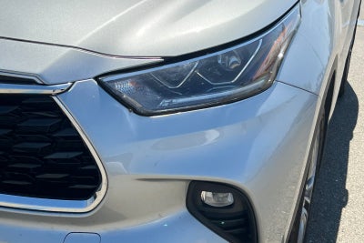 2022 Toyota Highlander Hybrid Platinum