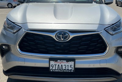 2022 Toyota Highlander Hybrid Platinum