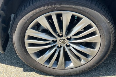 2022 Toyota Highlander Hybrid Platinum
