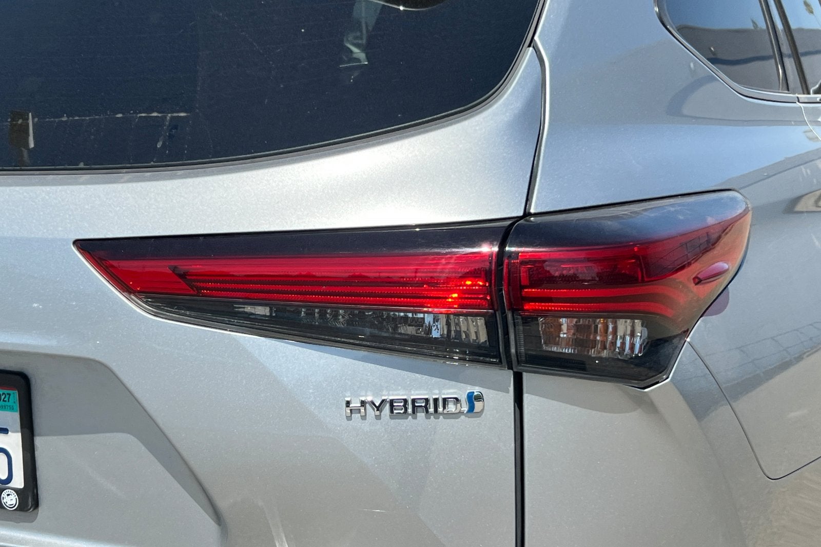 2022 Toyota Highlander Hybrid Platinum