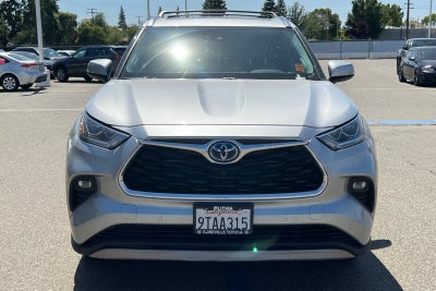 2022 Toyota Highlander Hybrid Platinum