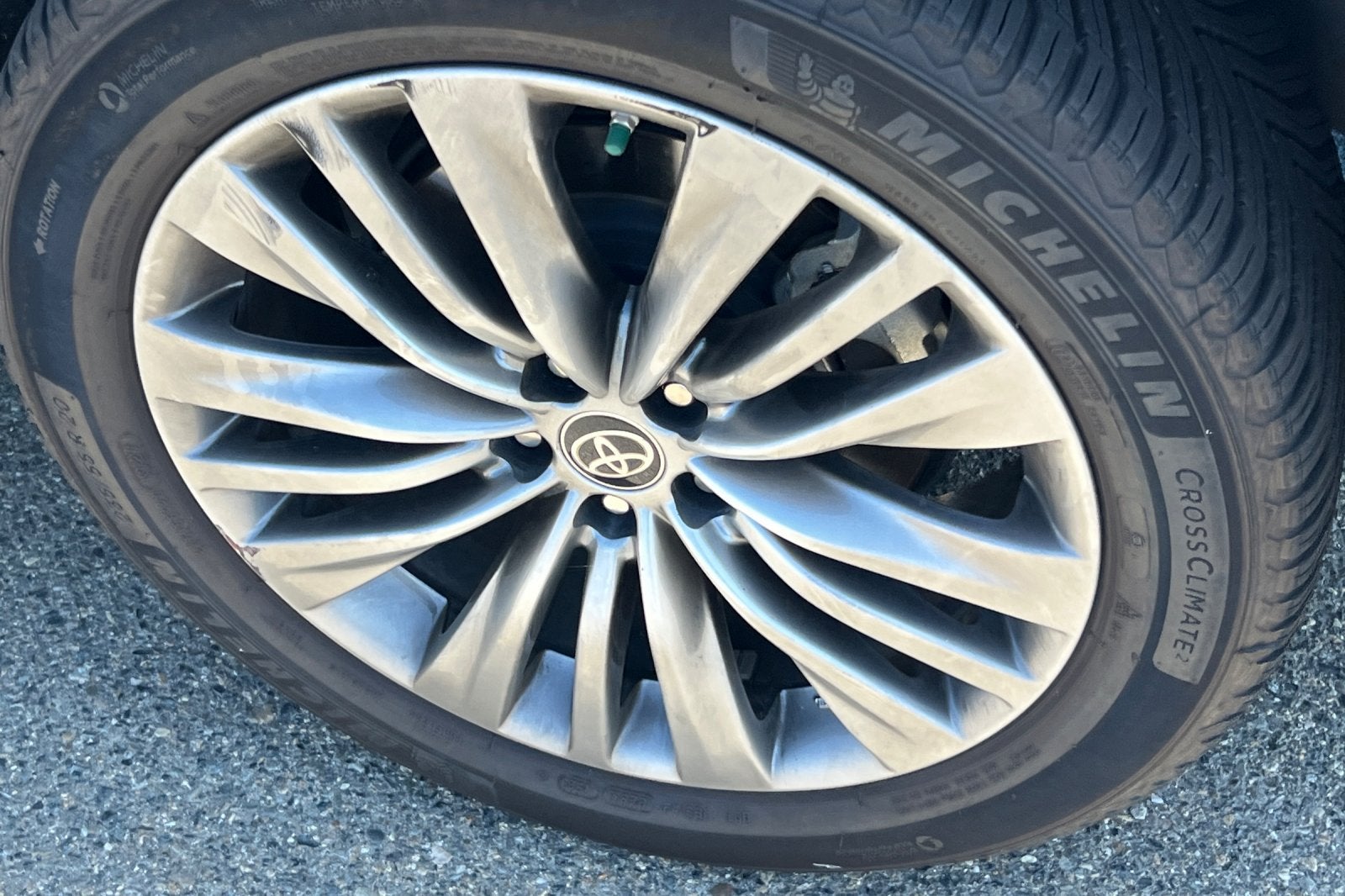 2022 Toyota Highlander Hybrid Platinum