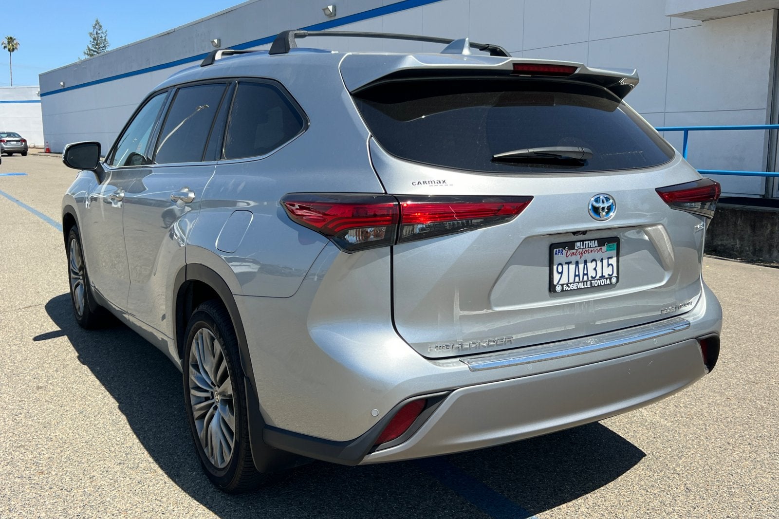 2022 Toyota Highlander Hybrid Platinum