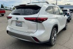 2021 Toyota Highlander Hybrid Platinum