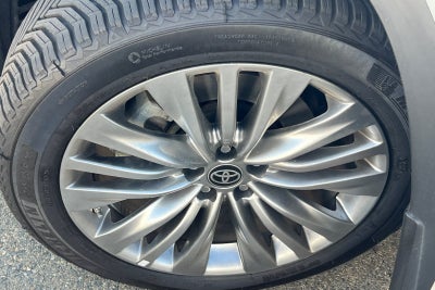 2023 Toyota Highlander Hybrid Platinum