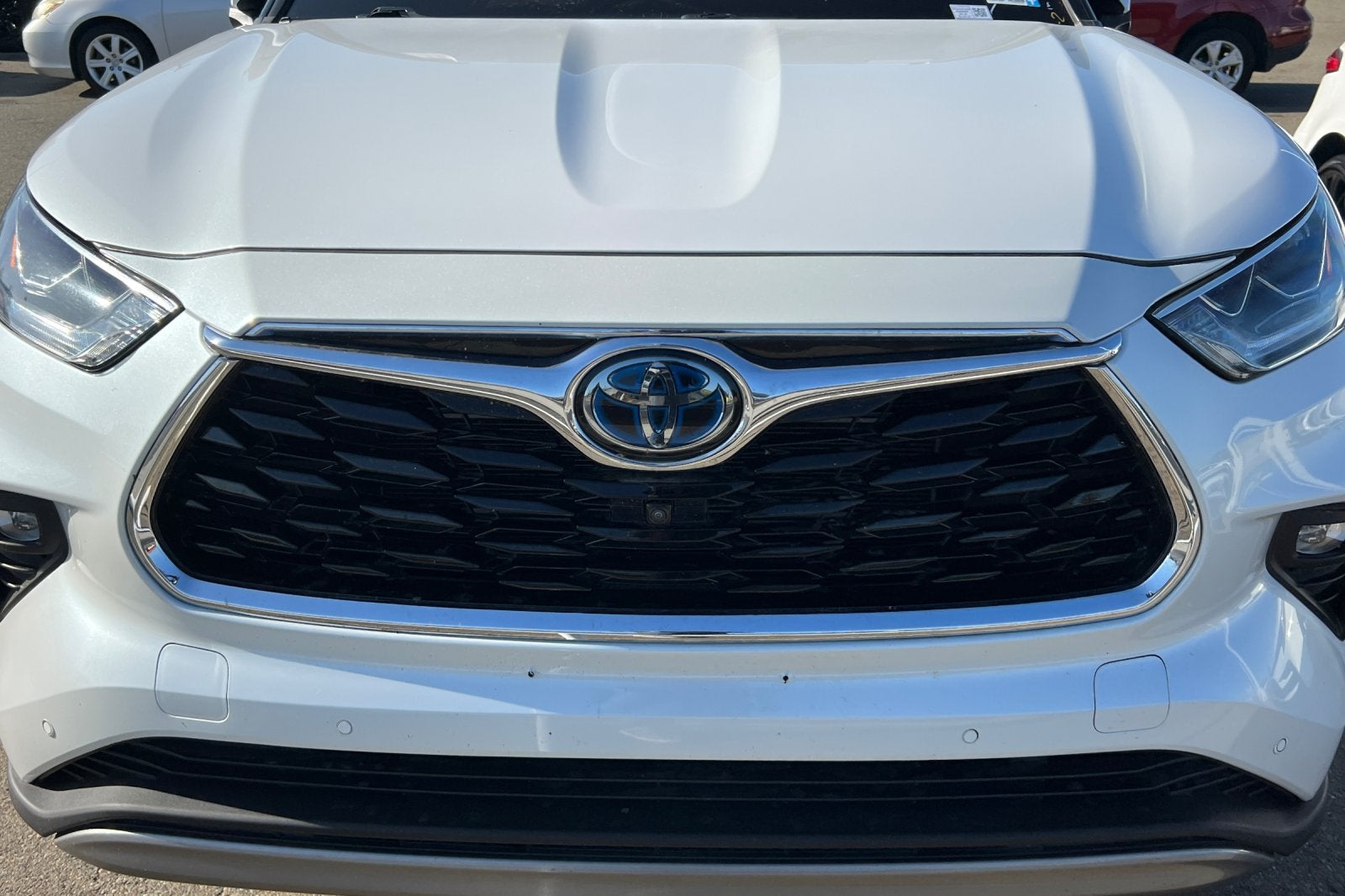 2023 Toyota Highlander Hybrid Platinum
