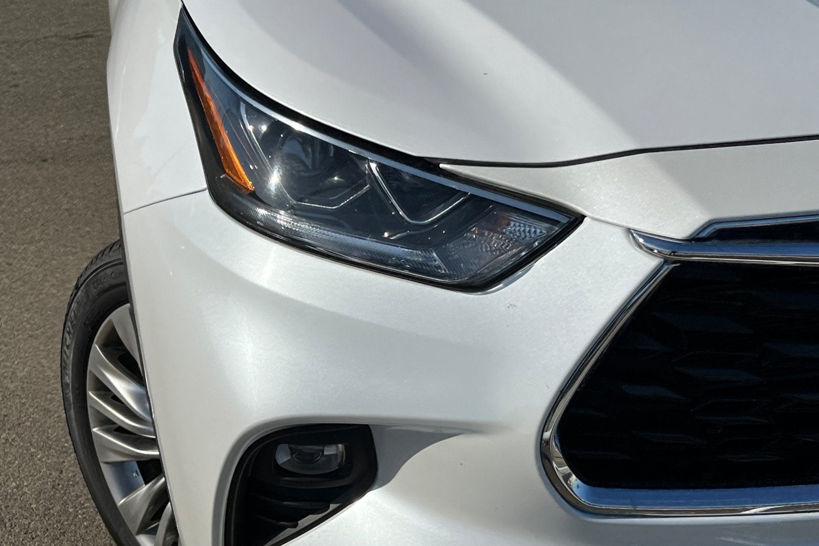 2023 Toyota Highlander Hybrid Platinum