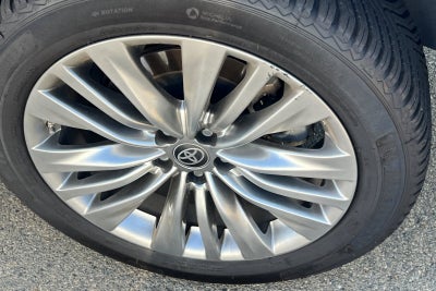 2023 Toyota Highlander Hybrid Platinum