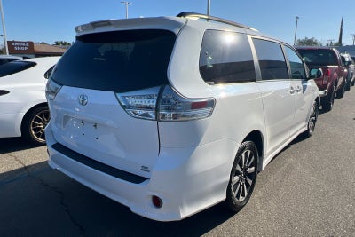 2019 Toyota Sienna SE Premium