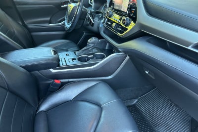 2022 Toyota Highlander Hybrid XLE