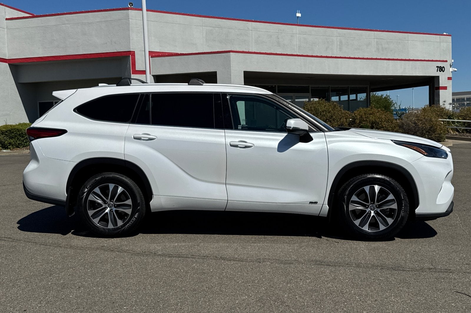 2022 Toyota Highlander Hybrid XLE