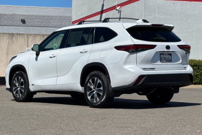 2022 Toyota Highlander Hybrid XLE