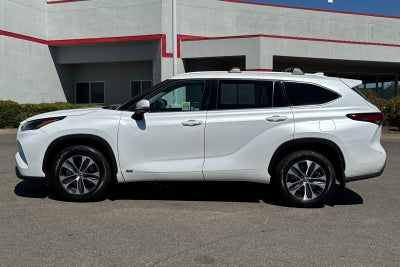 2022 Toyota Highlander Hybrid XLE