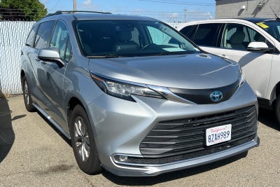 2022 Toyota Sienna XLE