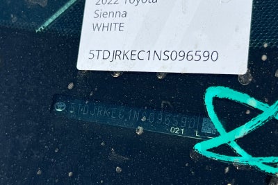 2022 Toyota Sienna XLE