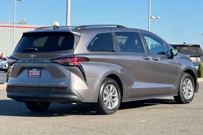 2021 Toyota Sienna XLE