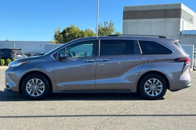 2021 Toyota Sienna XLE