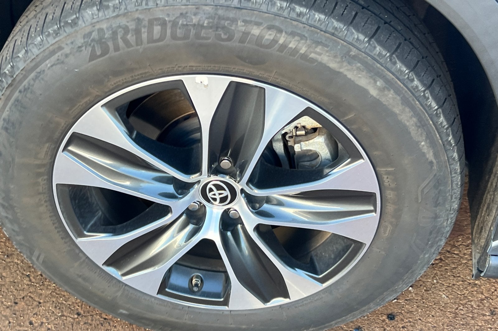 2024 Toyota Highlander Hybrid XLE
