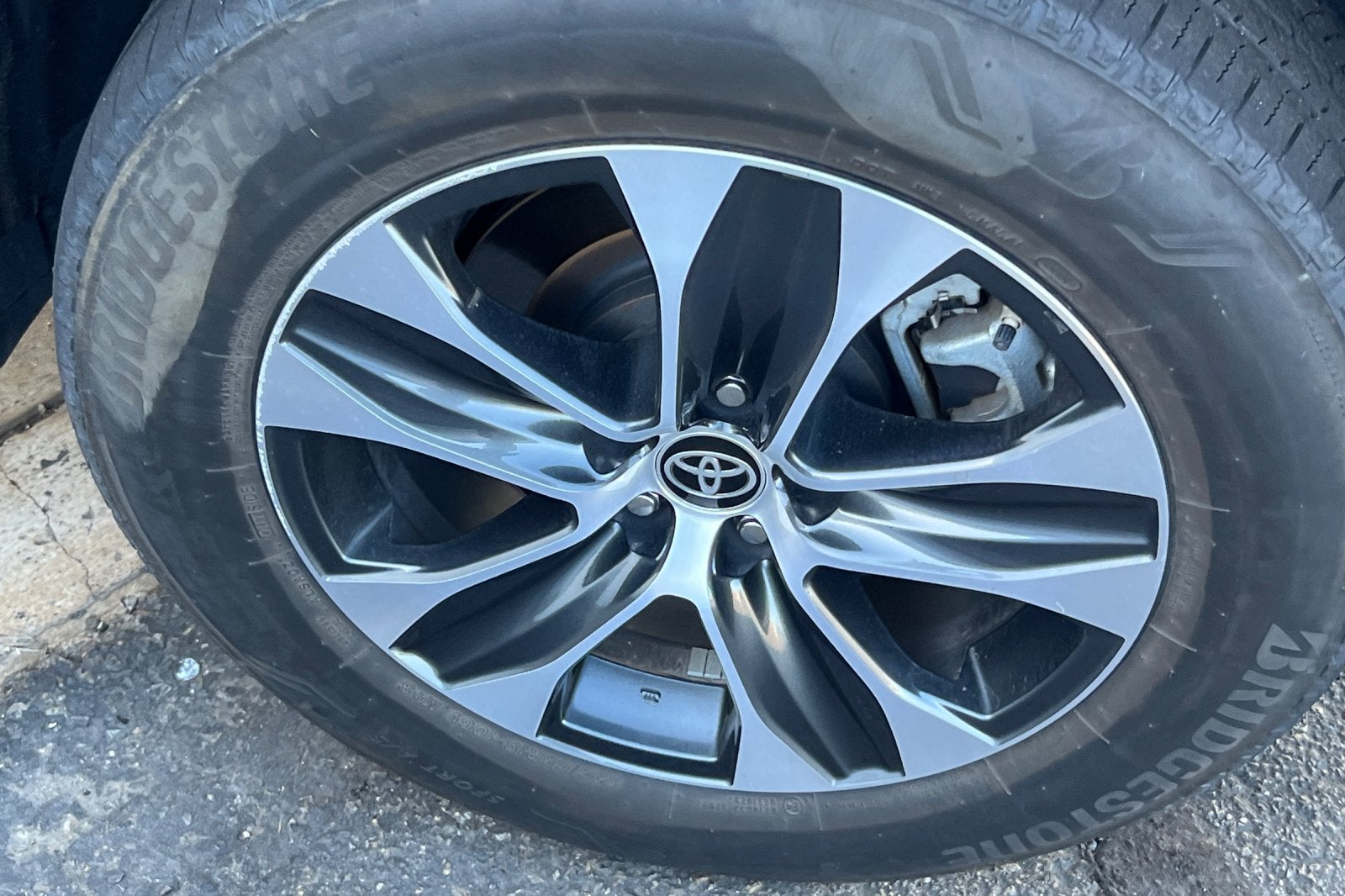 2024 Toyota Highlander Hybrid XLE