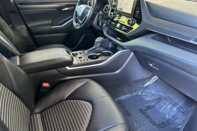 2025 Toyota Highlander XSE