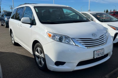 2016 Toyota Sienna LE