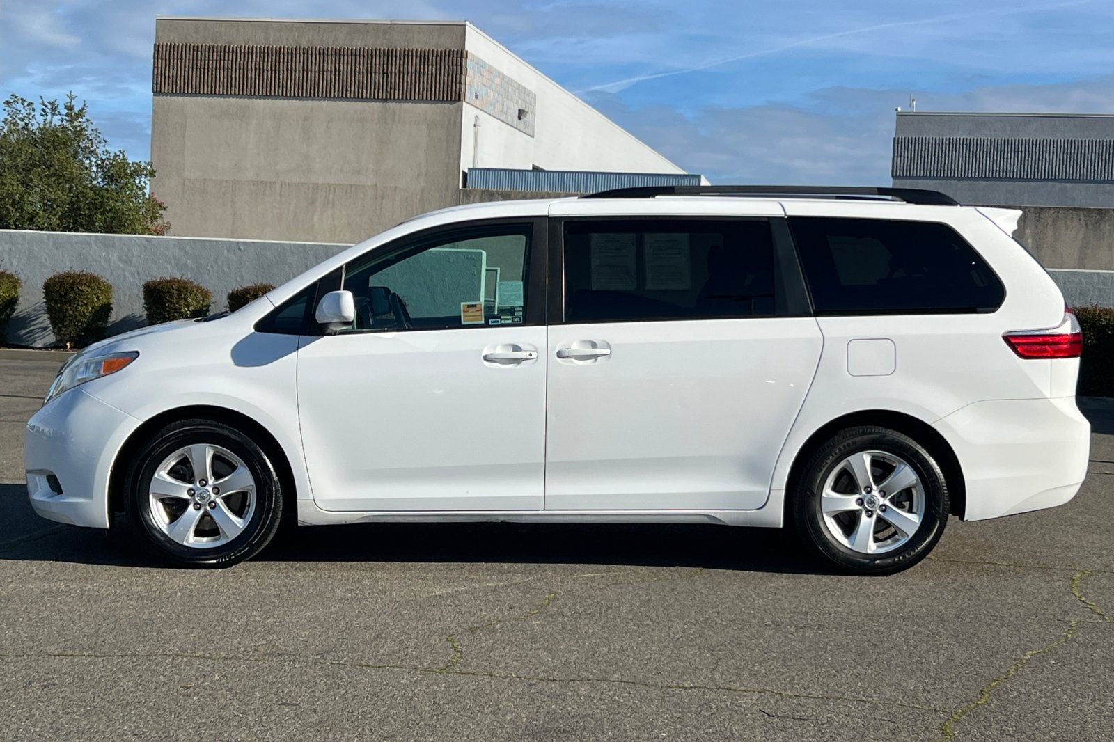 2016 Toyota Sienna LE