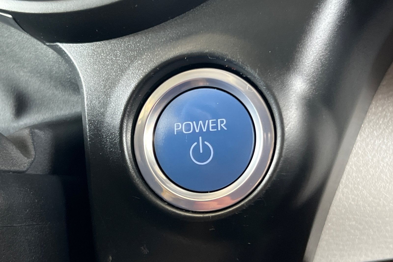 2023 Toyota Sienna LE