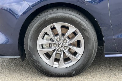 2023 Toyota Sienna LE