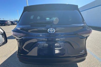2023 Toyota Sienna LE