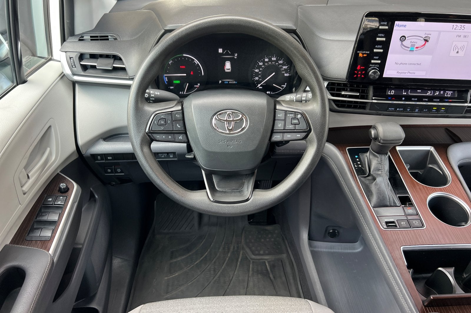 2022 Toyota Sienna LE