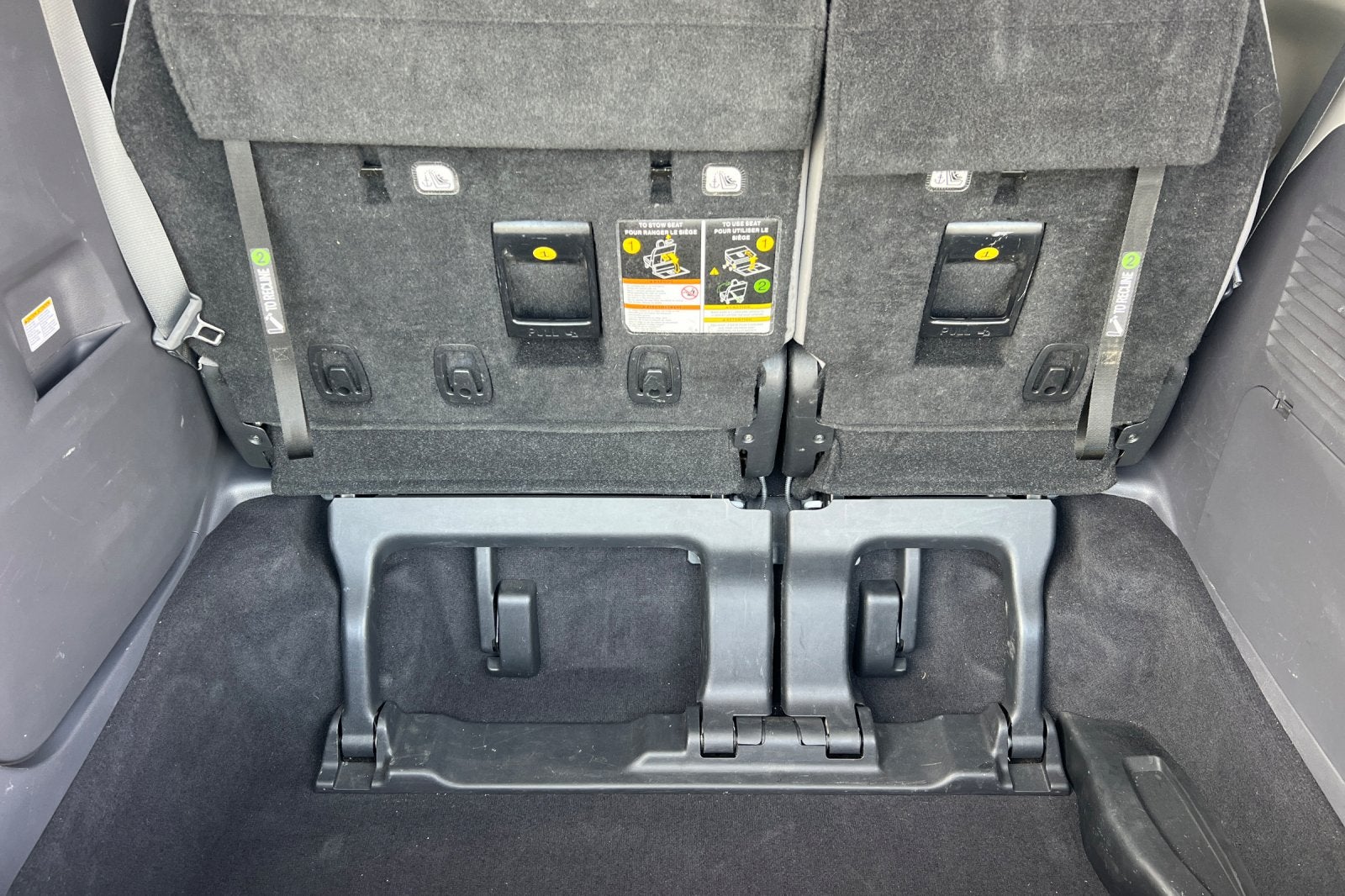 2022 Toyota Sienna LE